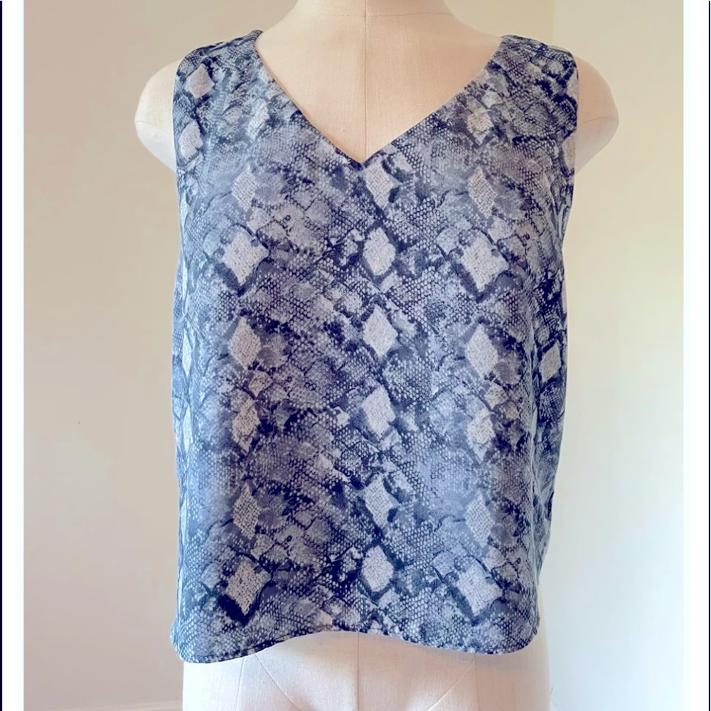 Aqua brand sleeveless ladies blouse size small